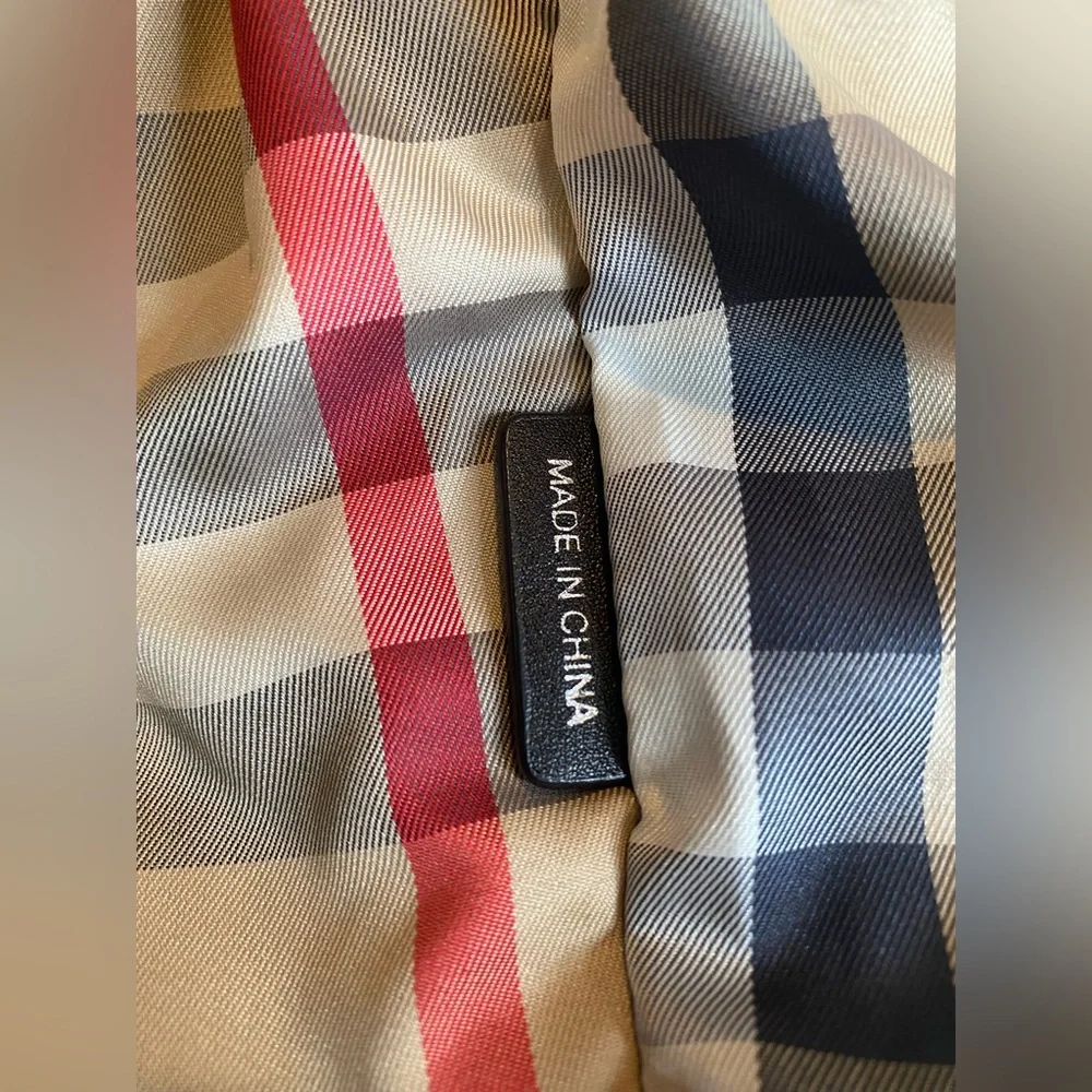 Burberry authentic buckleigh